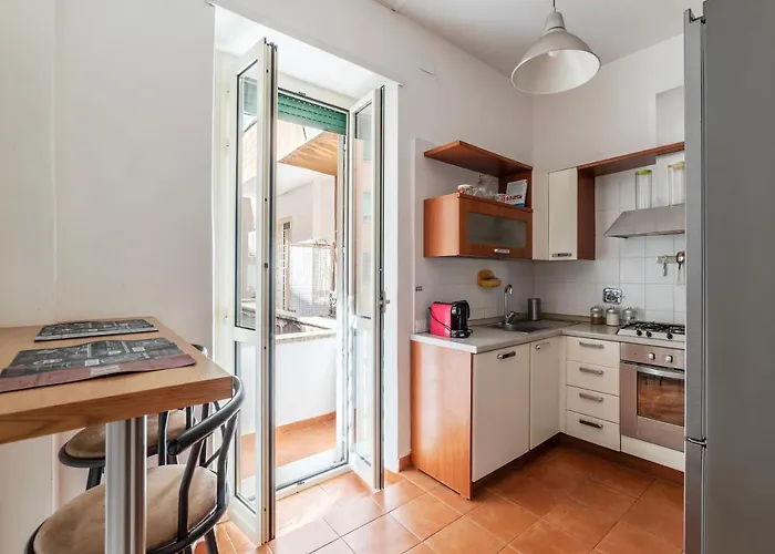 Guesthost - Rione Prati Comfy Apartamento